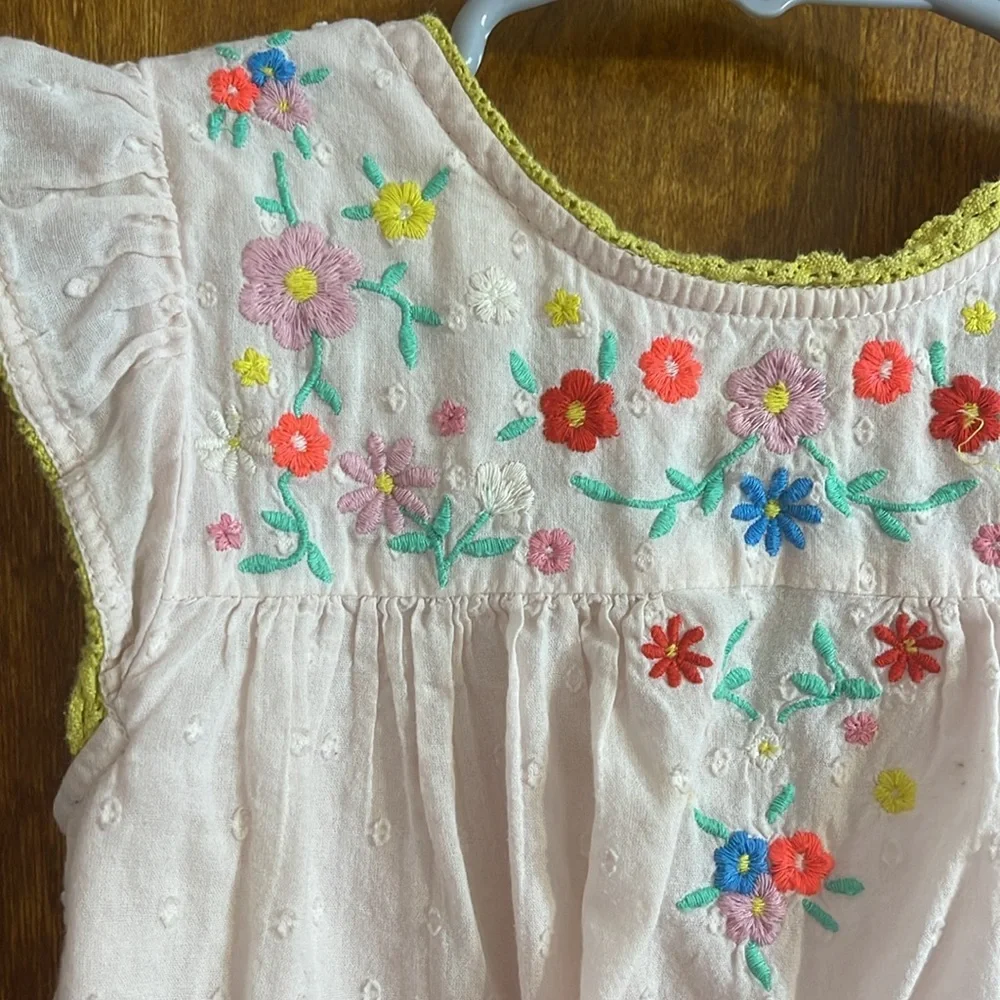 Baby Boden Swiss dot embroidered dress - Picture 2 of 4
